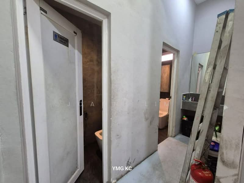Kedai / Pejabat untuk Disewa di Shah Alam (Selangor) - Joanne Lim - Bathroom - PropertyGuru.com.my