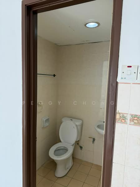 Apartment for Rent at Bayu Puteri - Peggy Chong - Bathroom - PropertyGuru.com.my