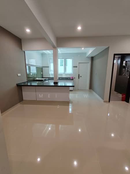 Terraced House for Sale in Island Glades (Jelutong) - Mei Lew - Kitchen - PropertyGuru.com.my
