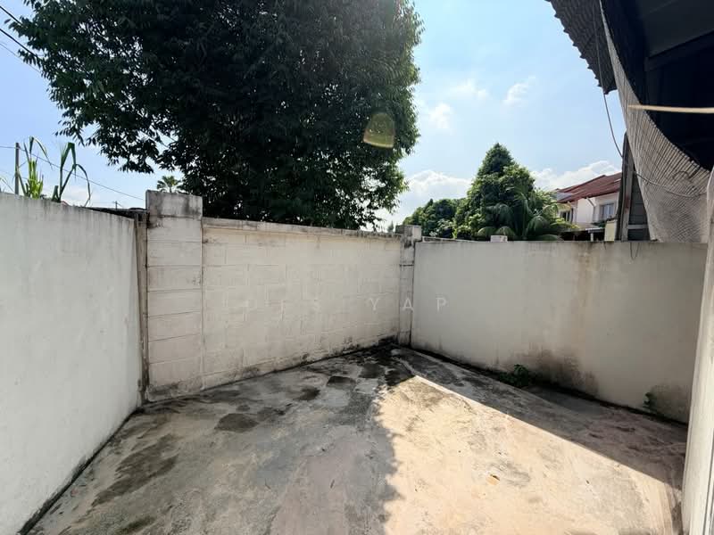 Townhouse for Sale in Bandar Country Homes (Rawang) - Des Yap - Exterior - PropertyGuru.com.my
