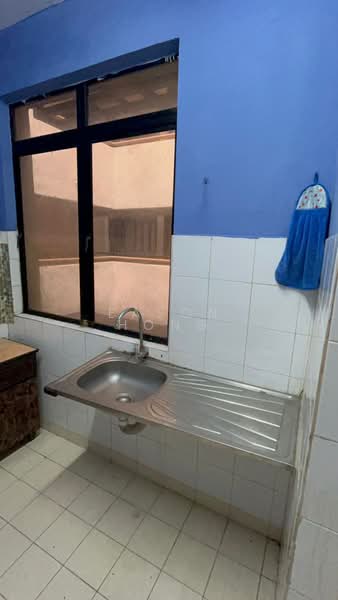Kondominium untuk Disewa di Cyberia Smart Homes - Eason Hong - Kitchen - PropertyGuru.com.my