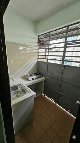Rumah Teres 2.5 Tingkat untuk Dijual di Taman Taynton View (Cheras) - Billy Chan - Kitchen - PropertyGuru.com.my