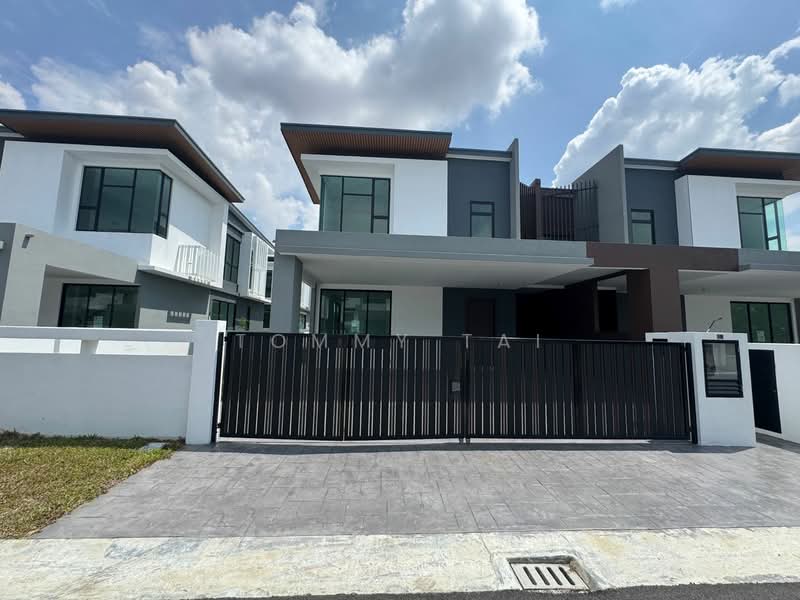 Rumah Berkembar untuk Dijual di Taman Gaya (Ulu Tiram) - Tommy Tai - Exterior - PropertyGuru.com.my