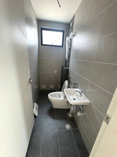 Rumah Berkembar untuk Dijual di Taman Gaya (Ulu Tiram) - Tommy Tai - Bathroom - PropertyGuru.com.my