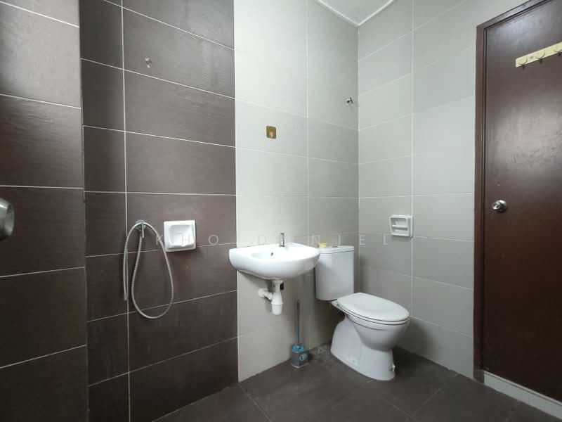 Rumah Teres untuk Disewa di Bandar Puteri Klang (Klang) - Kho Daniel - Bathroom - PropertyGuru.com.my