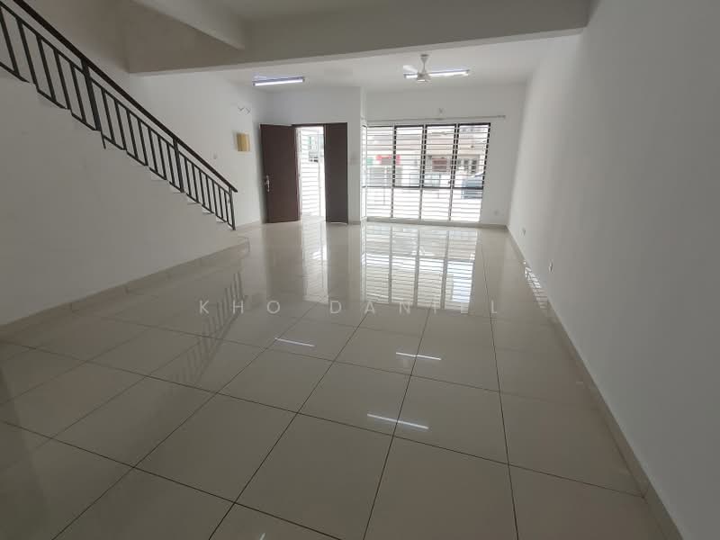 Rumah Teres untuk Disewa di Bandar Puteri Klang (Klang) - Kho Daniel - Living Room - PropertyGuru.com.my