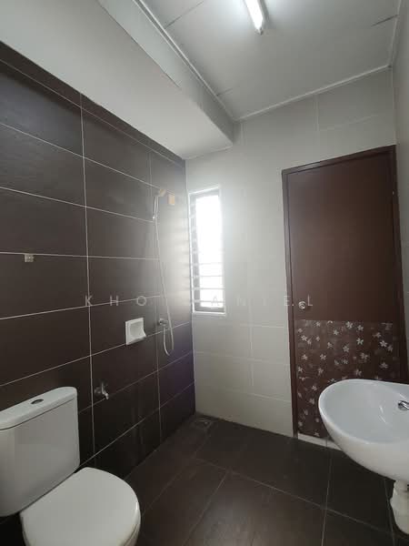 Rumah Teres untuk Disewa di Bandar Puteri Klang (Klang) - Kho Daniel - Bathroom - PropertyGuru.com.my