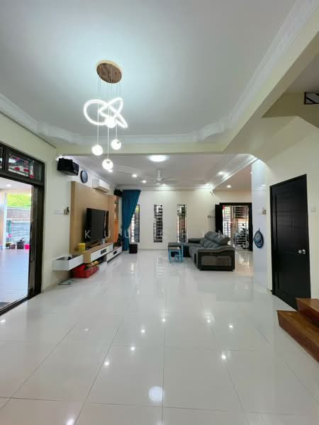 2-storey Terraced House for Sale in Taman Impian Emas (Skudai) - Kuu Chin - Living Room - PropertyGuru.com.my
