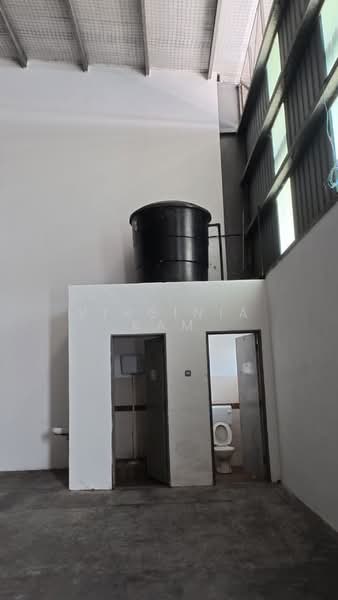 Factory for Rent in Kajang (Selangor) - Virginia Kam - Bathroom - PropertyGuru.com.my