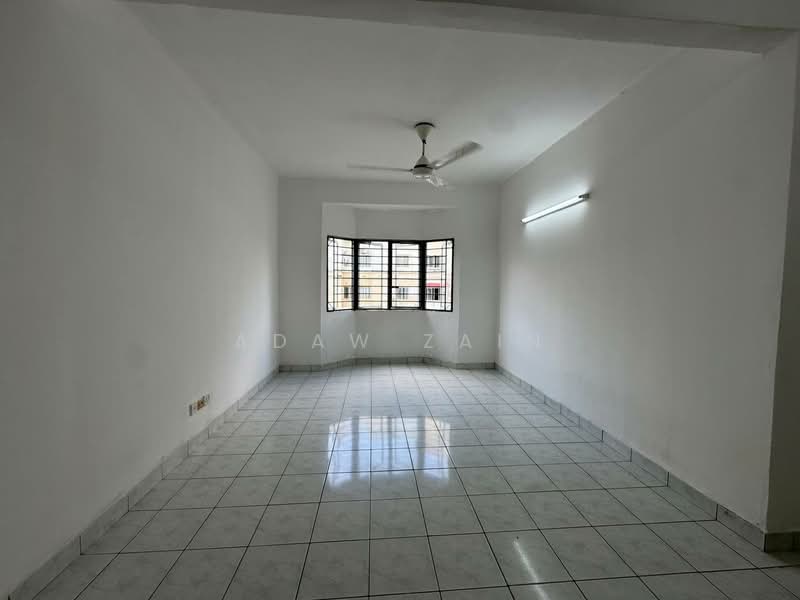 Apartment for Rent at Pangsapuri Mutiara Subang - Adaw Zain - Living Room - PropertyGuru.com.my