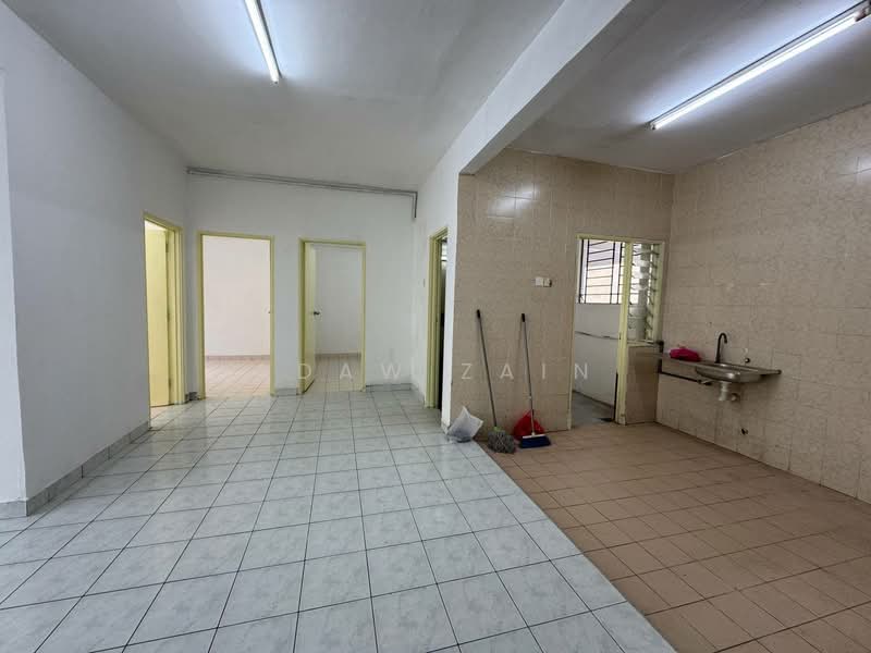 Apartment for Rent at Pangsapuri Mutiara Subang - Adaw Zain - Interior - PropertyGuru.com.my