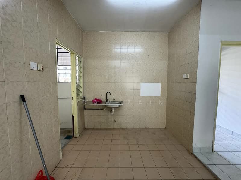 Apartment for Rent at Pangsapuri Mutiara Subang - Adaw Zain - Kitchen - PropertyGuru.com.my