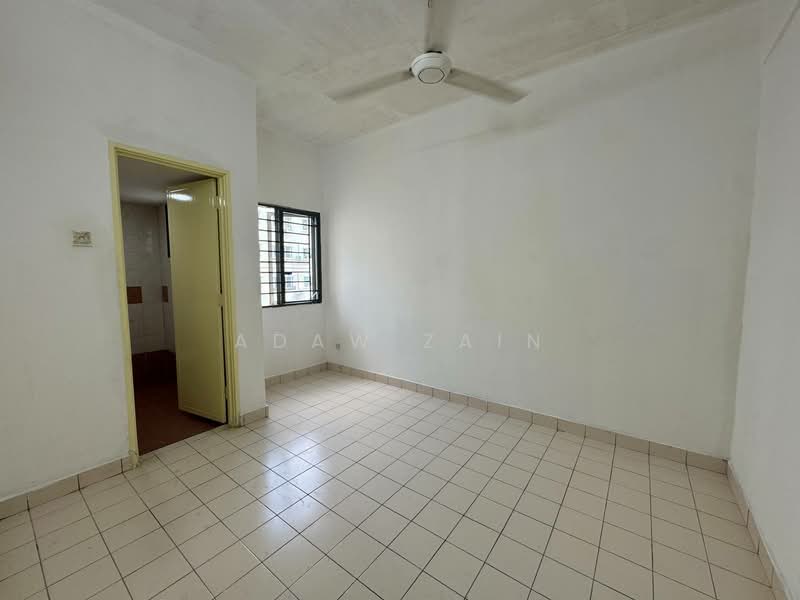 Apartment for Rent at Pangsapuri Mutiara Subang - Adaw Zain - Interior - PropertyGuru.com.my