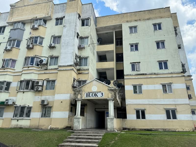 Apartment for Rent at Pangsapuri Mutiara Subang - Adaw Zain - Exterior - PropertyGuru.com.my