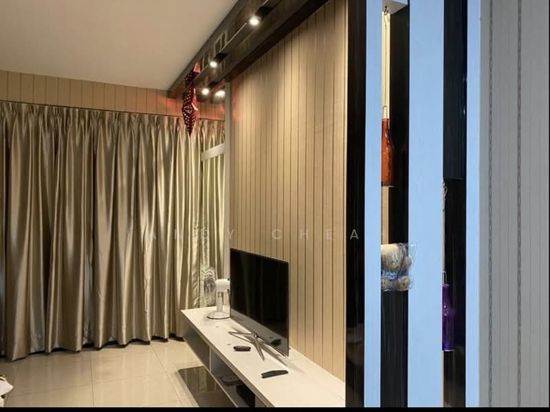 Service Residence for Sale at D'Secret Garden (Pangsapuri Kempas Indah) - Andy Cheah - Living Room - PropertyGuru.com.my