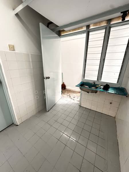 Apartment for Sale at Dahlia Apartment - Noor Hidayah Mohamad Noor - Interior - PropertyGuru.com.my