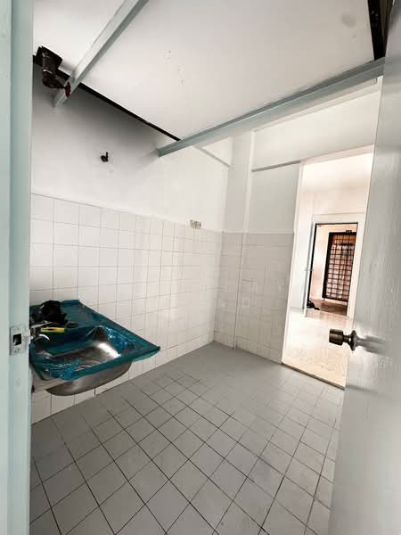 Apartment for Sale at Dahlia Apartment - Noor Hidayah Mohamad Noor - Interior - PropertyGuru.com.my