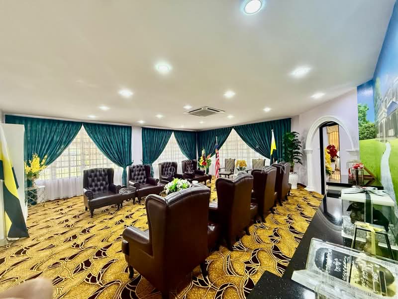 Commercial Bungalow for Sale in Kampung Manjoi (Ipoh) - Khairol Awang - Living Room - PropertyGuru.com.my