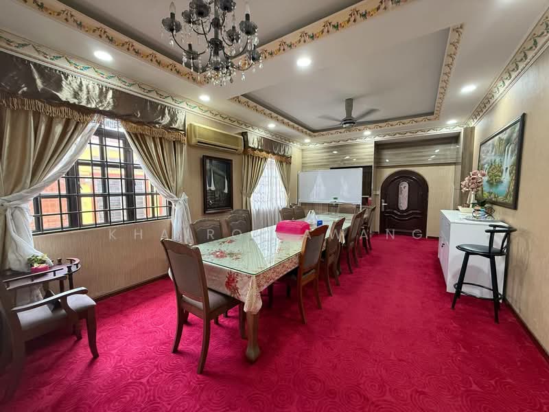 Commercial Bungalow for Sale in Kampung Manjoi (Ipoh) - Khairol Awang - Dining Room - PropertyGuru.com.my