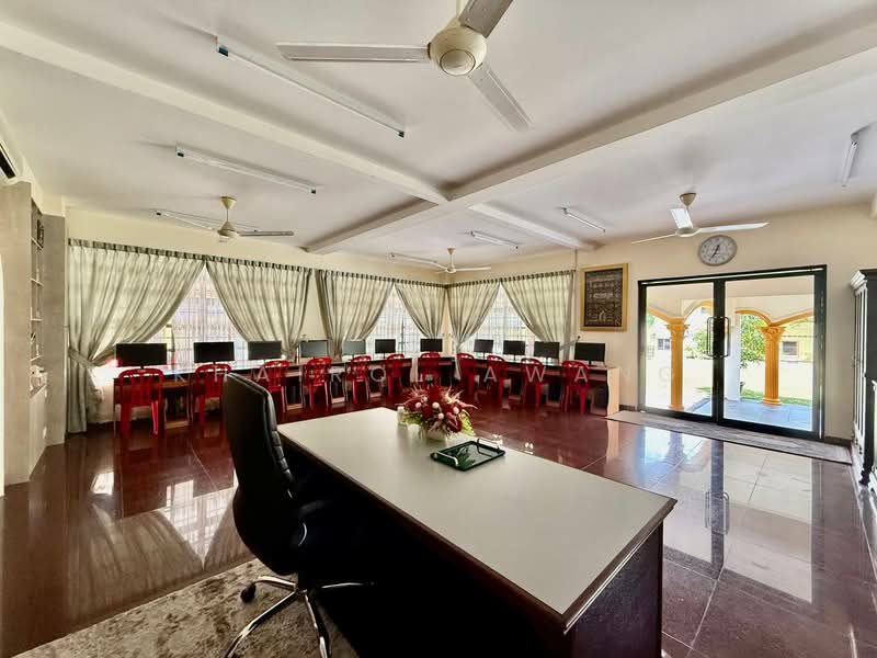 Commercial Bungalow for Sale in Kampung Manjoi (Ipoh) - Khairol Awang - PropertyGuru.com.my