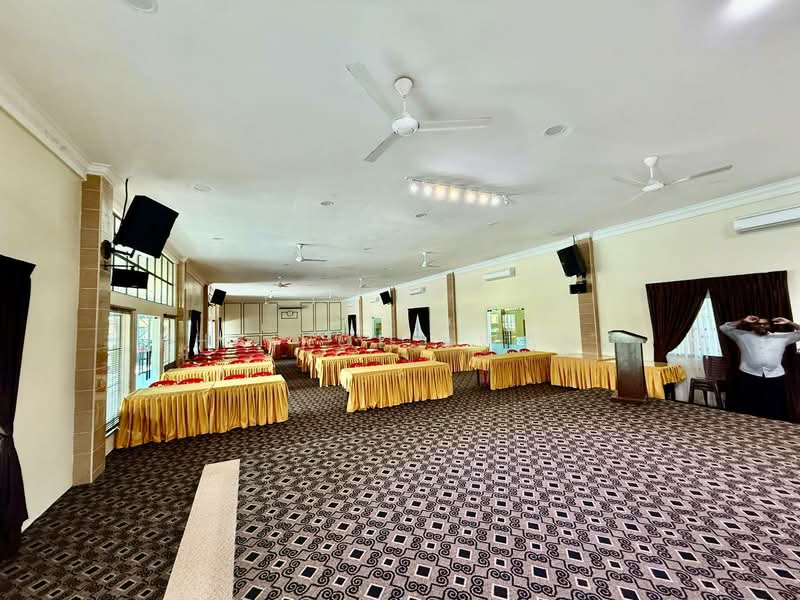 Commercial Bungalow for Sale in Kampung Manjoi (Ipoh) - Khairol Awang - PropertyGuru.com.my