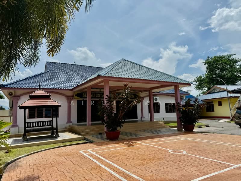 Commercial Bungalow for Sale in Kampung Manjoi (Ipoh) - Khairol Awang - PropertyGuru.com.my