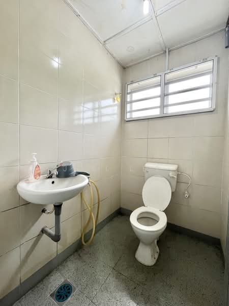 Terrace Factory for Sale in Bidor (Perak) - Joel Lee - Bathroom - PropertyGuru.com.my