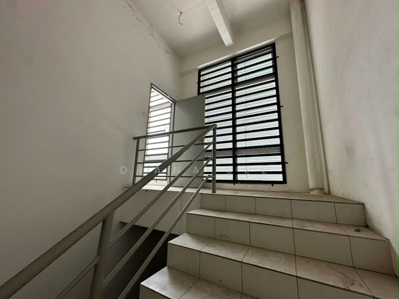 Gudang untuk Disewa di Taman Klang Ria (Klang) - Diana See - Interior - PropertyGuru.com.my