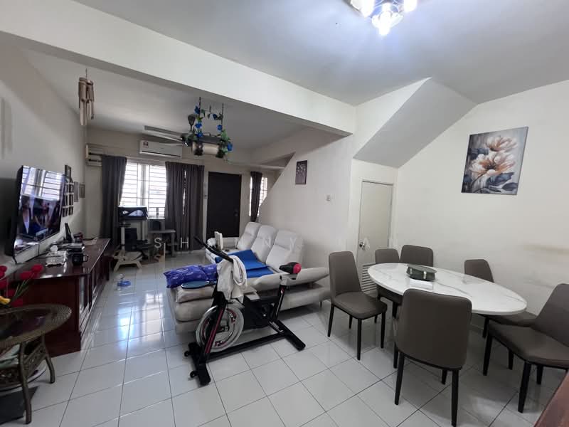 Rumah Teres 2 Tingkat untuk Dijual di Bandar Sungai Long (Selangor) - Shanny Tan - Living Room - PropertyGuru.com.my
