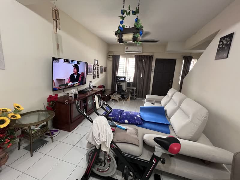 Rumah Teres 2 Tingkat untuk Dijual di Bandar Sungai Long (Selangor) - Shanny Tan - Living Room - PropertyGuru.com.my