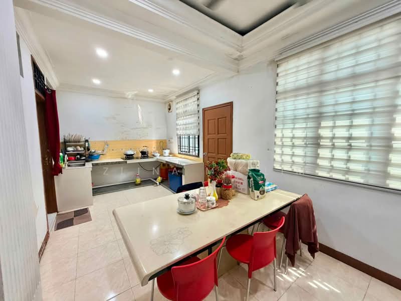 2-storey Terraced House for Sale in Taman Desa Tebrau (Tebrau) - Azlina Muslim - Kitchen - PropertyGuru.com.my
