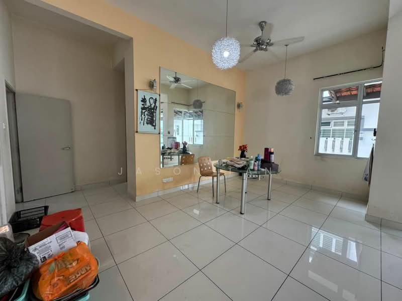 Link Bungalow for Sale in Taman Gaya (Ulu Tiram) - Jason Tan - Living Room - PropertyGuru.com.my