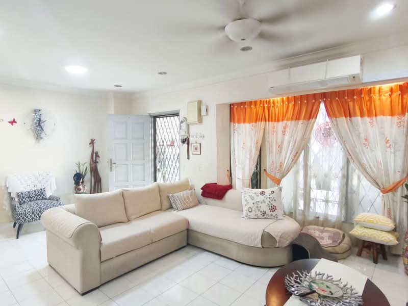 Rumah Teres 2 Tingkat untuk Dijual di Bandar Botanic (Klang) - Liza Tieo Quek Hoon - Living Room - PropertyGuru.com.my