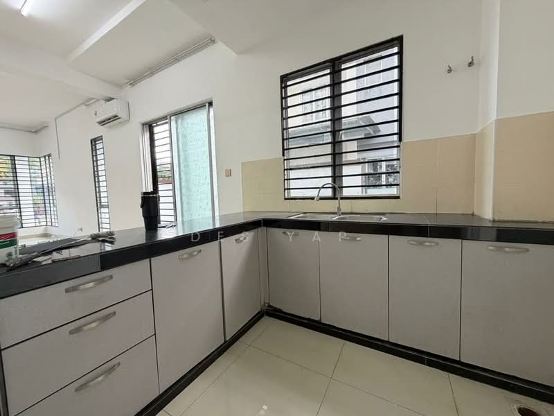 Cluster House for Rent in Rawang (Selangor) - Des Yap - Kitchen - PropertyGuru.com.my