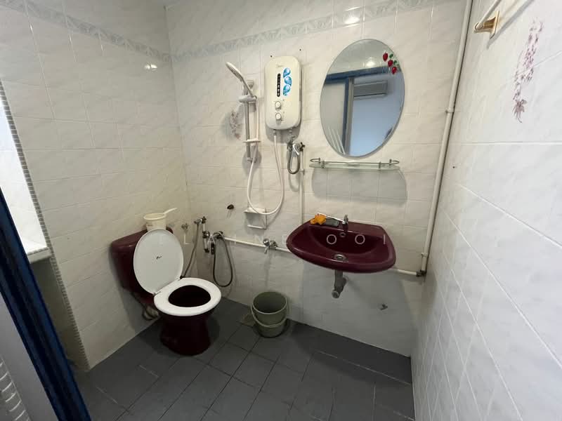 Condominium for Sale at Greenlane Park - Elaine Ooi - Bathroom - PropertyGuru.com.my