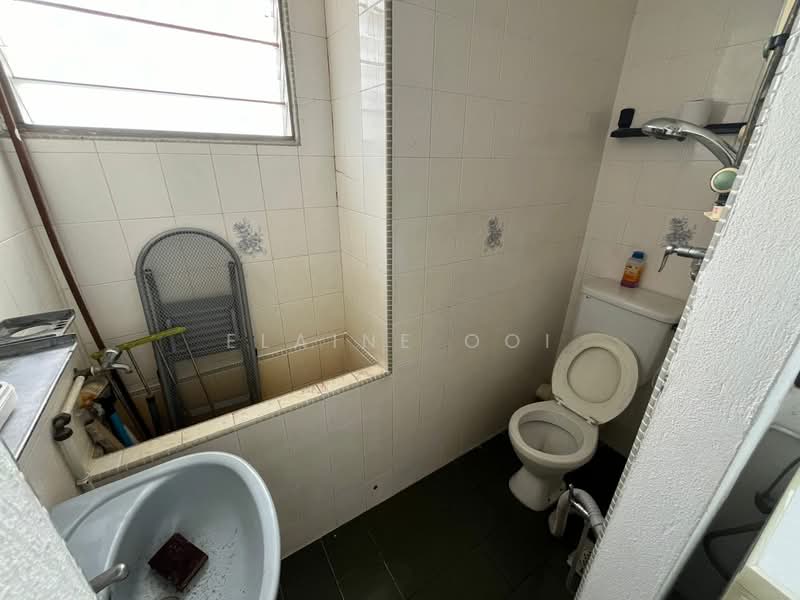 Condominium for Sale at Greenlane Park - Elaine Ooi - Bathroom - PropertyGuru.com.my