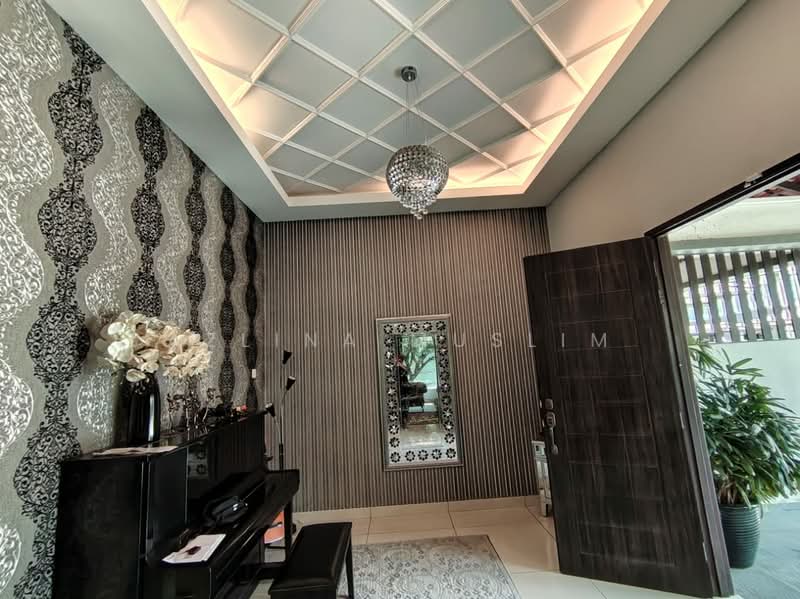 Semi-Detached House for Sale in Taman Kluang Indah (Kluang) - Azlina Muslim - Entrance - PropertyGuru.com.my