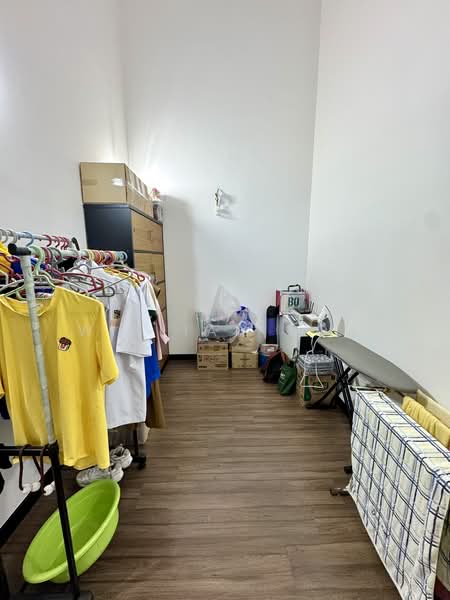 Rumah Teres 2 Tingkat untuk Dijual di Bandar Bukit Raja (Klang) - William Sow - 1st Floor Open Area - PropertyGuru.com.my