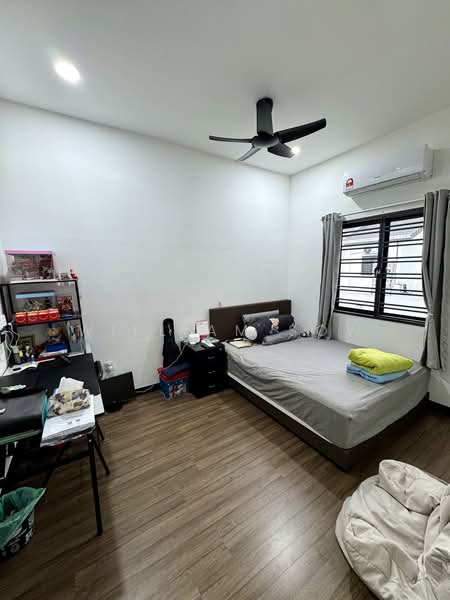 Rumah Teres 2 Tingkat untuk Dijual di Bandar Bukit Raja (Klang) - William Sow - 2nd Bedroom (1st Floor) - PropertyGuru.com.my