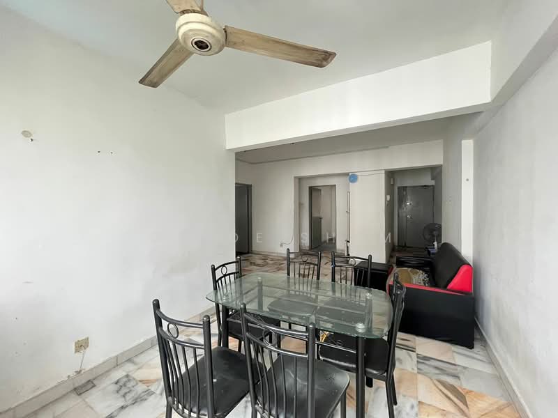 Kondominium untuk Dijual di Seri Mas Condominium - Chloe Shum - Living Room - PropertyGuru.com.my