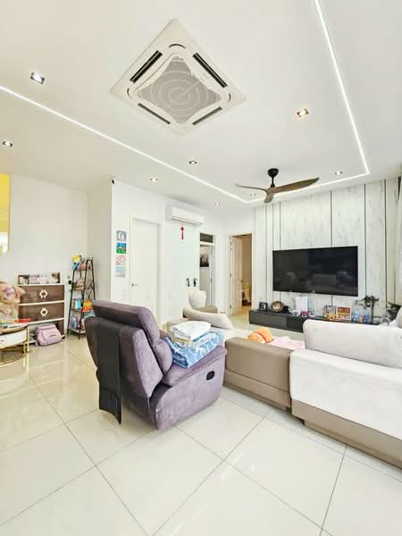 Cluster House for Sale in Johor Bahru (Johor) - Stella Chia - Living Room - PropertyGuru.com.my