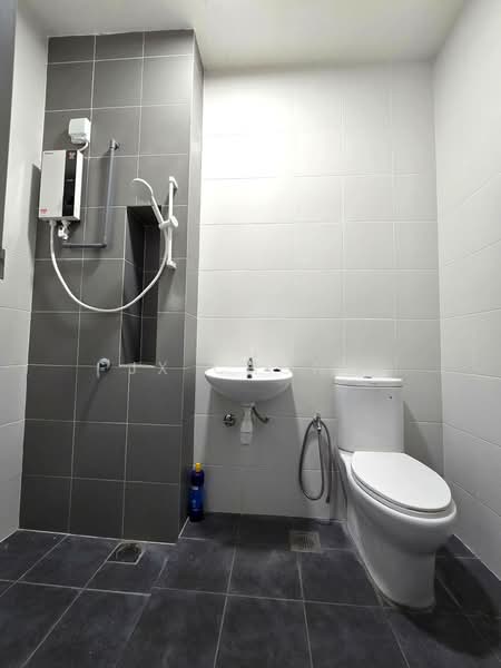 Rumah Kluster untuk Disewa di Setia Ecohill (Semenyih) - JX Chong - Bathroom with Heater 2 - PropertyGuru.com.my