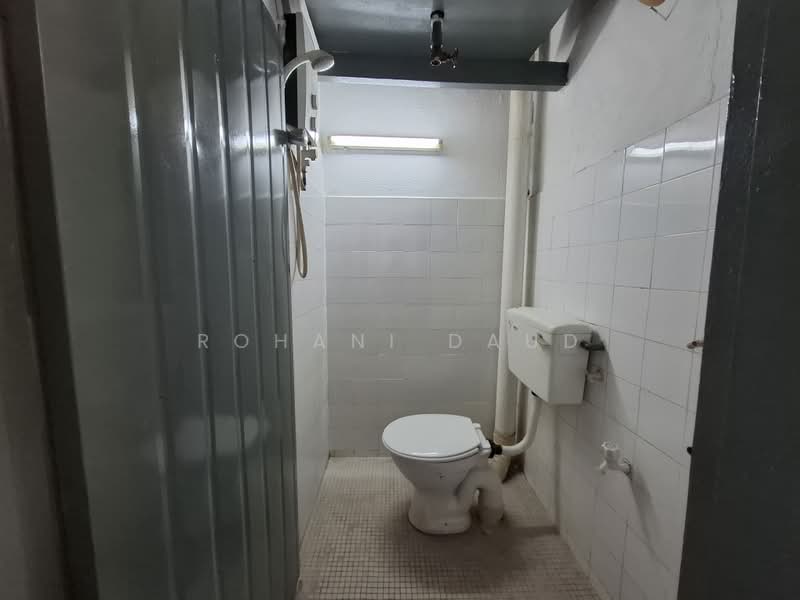 Flat for Rent at Anggerik 2 - Rohani Daud - Bathroom - PropertyGuru.com.my