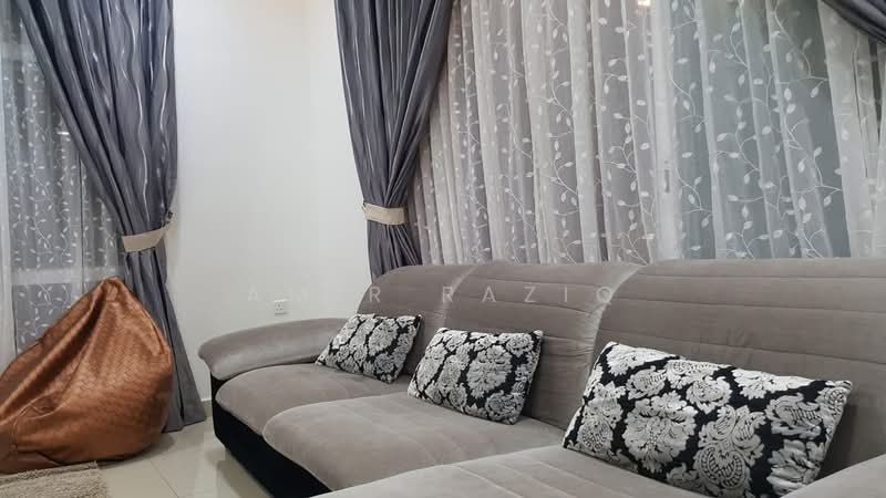 Kondominium untuk Disewa di M Condominium @ Larkin - Amir Raziq - Living Room - PropertyGuru.com.my