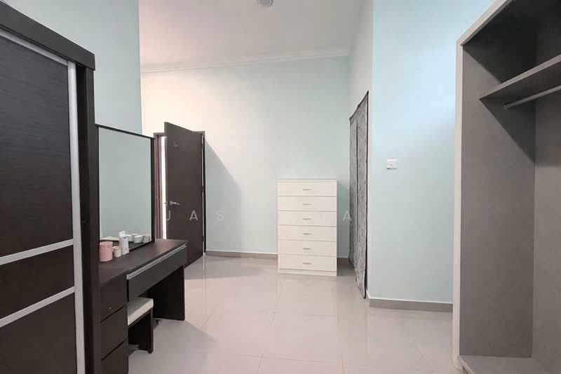 Rumah Kluster untuk Dijual di Taman Gaya (Ulu Tiram) - Jason Tan - Bedroom - PropertyGuru.com.my