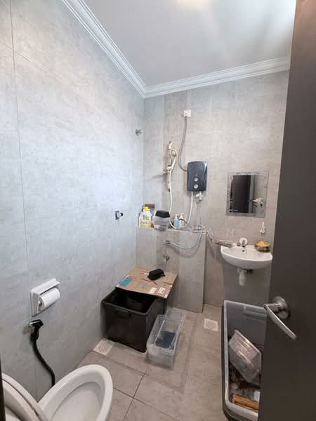 Rumah Kluster untuk Dijual di Taman Gaya (Ulu Tiram) - Jason Tan - Bathroom - PropertyGuru.com.my