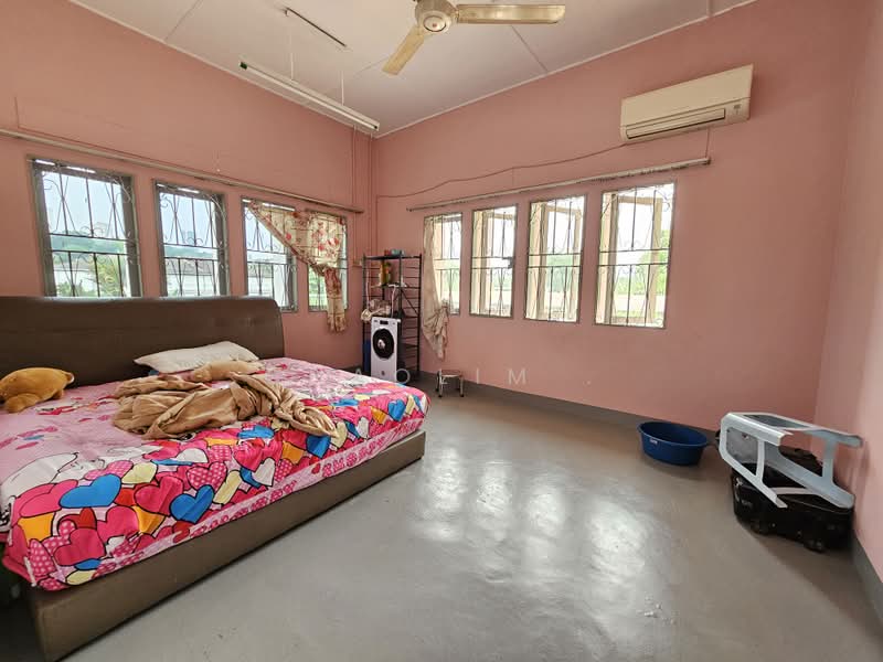 Bungalow for Sale in Batu 9 (Cheras) - ChaoLim . - Bedroom - PropertyGuru.com.my