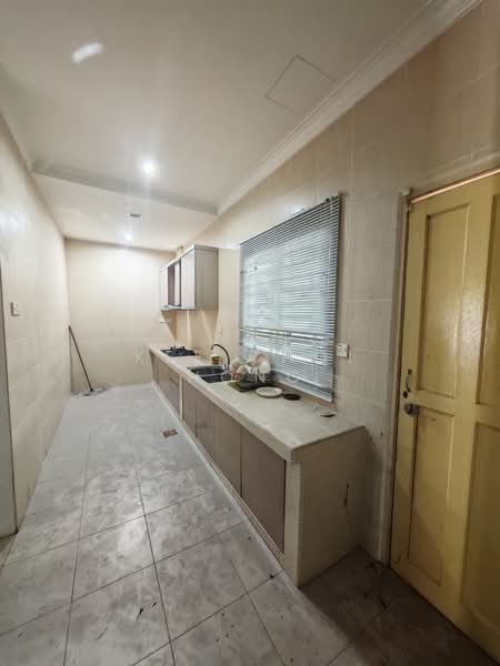 Semi-Detached House for Sale in Lumut (Perak) - Kee Choi Hong - Kitchen - PropertyGuru.com.my
