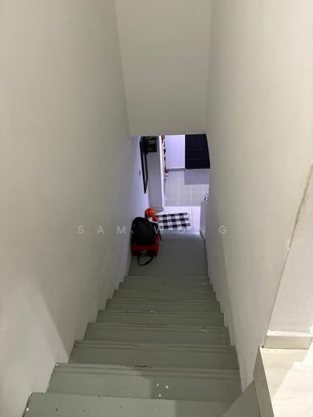 Rumah Teres 2 Tingkat untuk Dijual di Damansara Damai (Selangor) - Sam Wong - Staircase - PropertyGuru.com.my