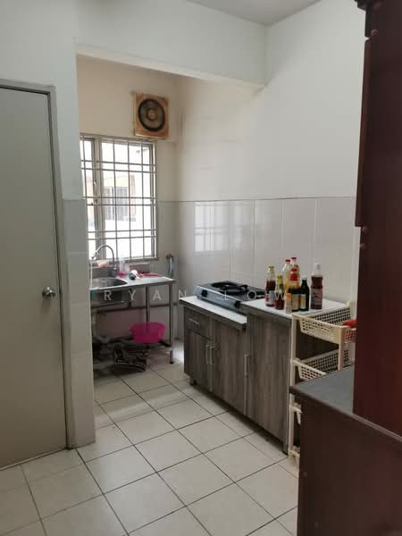 Kondominium untuk Disewa di Angkasa Condominiums - Ryan Low - Kitchen - PropertyGuru.com.my